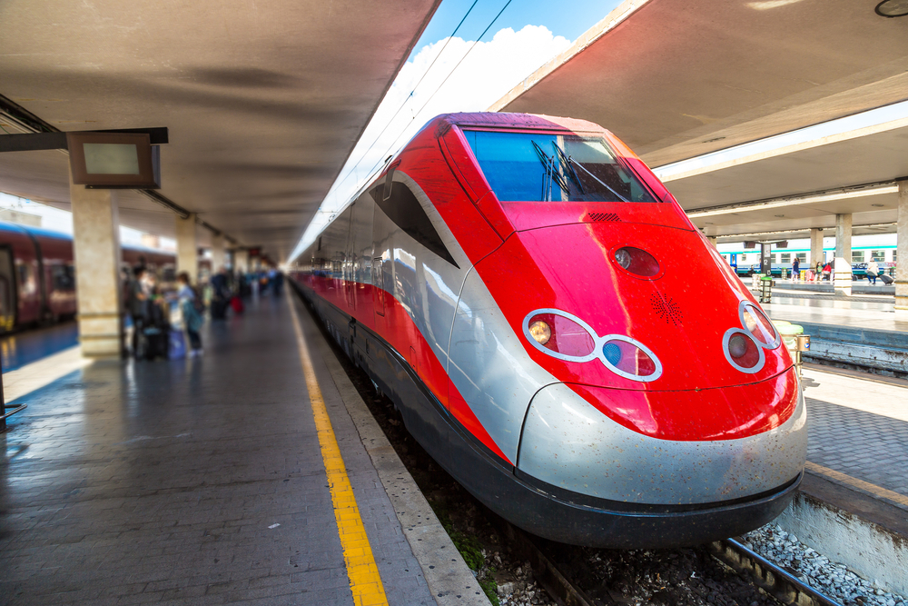イタリアが誇る快速列車 ユーロスター イタリア Es 新婚旅行 ハネムーン予約 アニバーサリートラベル